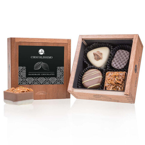 Pralinky chocolissimo, nápad na dárek, ručně zdobené praliny, Nejlepší belgické pralinky, dárek na svatbu, luxusní dárek, exkluzivní dárek, dárkové balení, dřevěné krabičky chocolissimo, krabičká s gravírovánúim, škatulka s věnováním