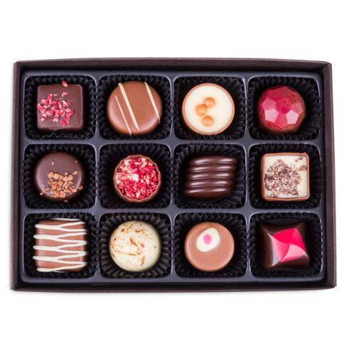 Belgické pralinky, čokoládové pralinky, dárkové balení pralinek, pralinková kolekce, firmenní dárky s personalizací, firemní čokoládky s logem