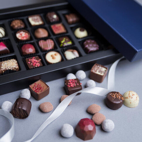 luxusní pralinky, belgické pralinky, dárková čokoláda, dárková bonboniéra, kolekce pralinek jako dárek, luxusní čokoládový dárek